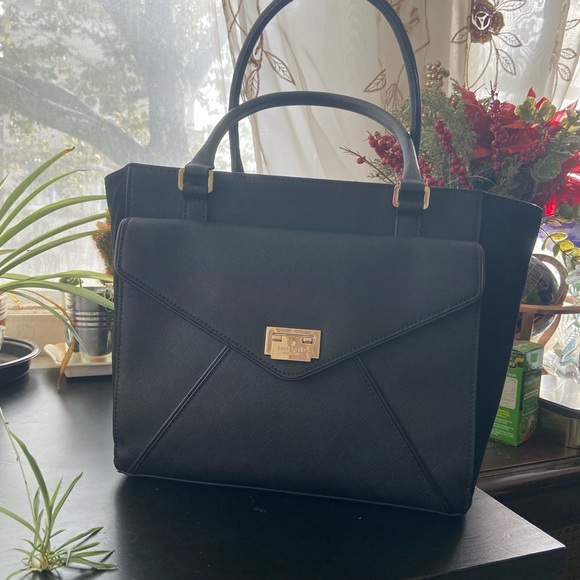 kate spade Handbags - Kate Spade Wesley Place Leather & Suede Johanna